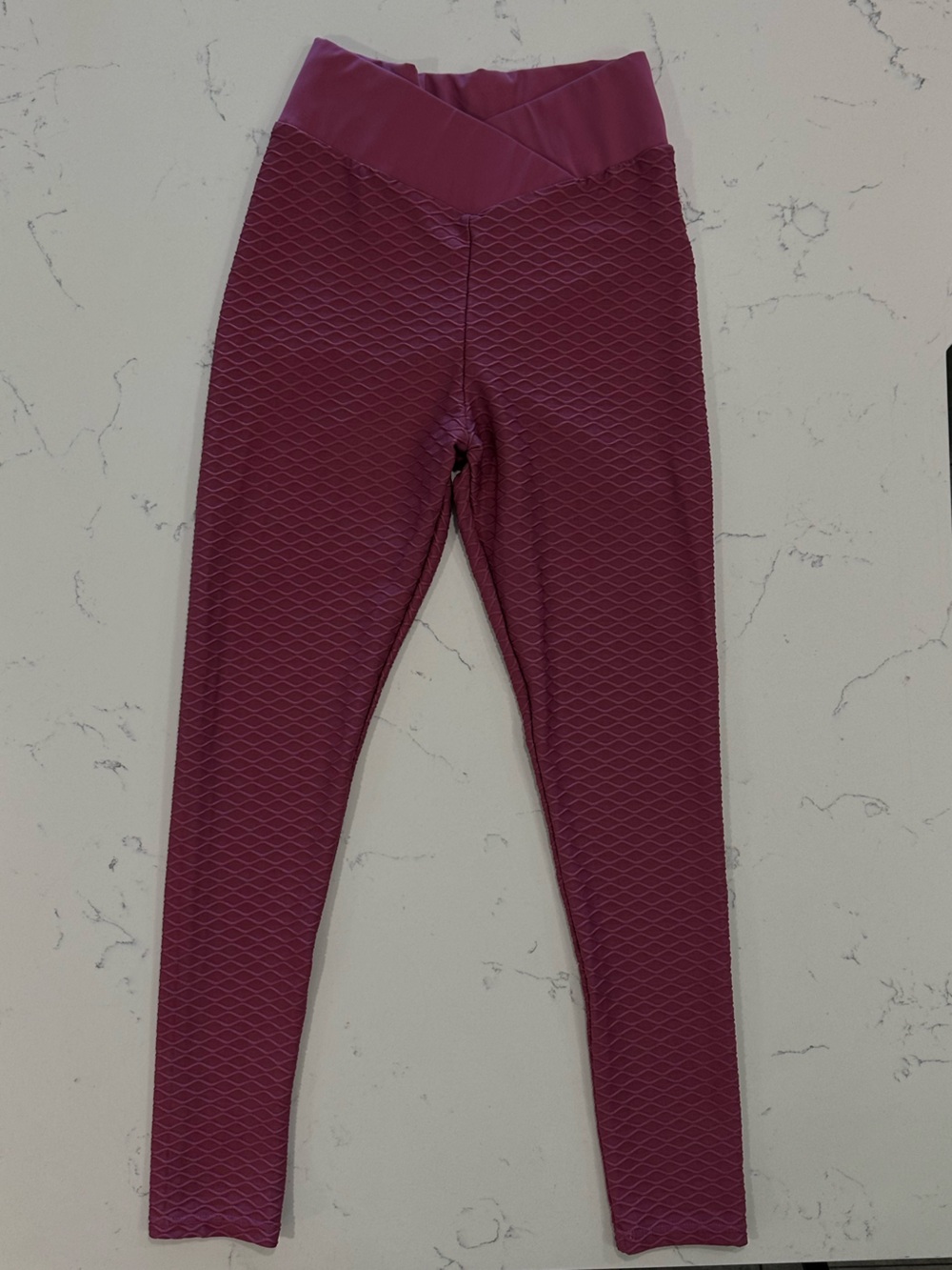SHEIN Berry Textured Scrunch Butt High Waist Leggings Size Small